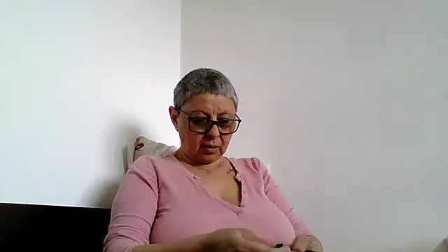 roseblak42 online show from April 24, 9:00 am