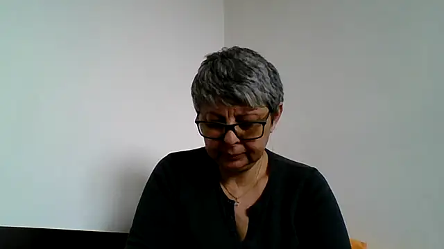 roseblak42 online show from April 4, 9:16 am