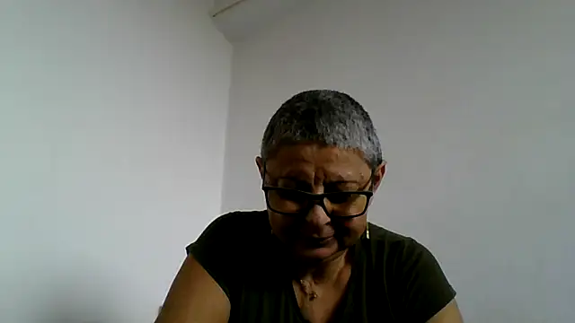 roseblak42 online show from November 25, 10:15 am