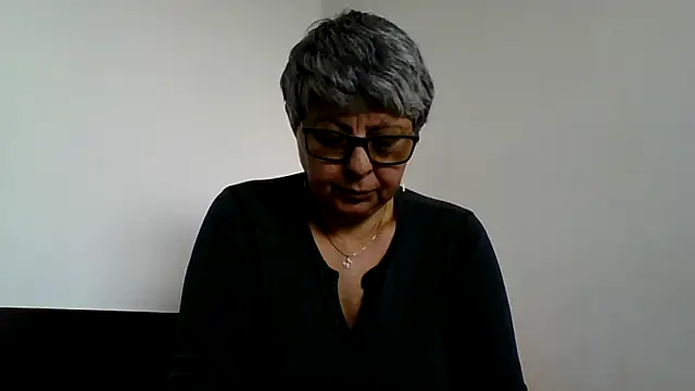 roseblak42 online show from April 3, 10:00 am