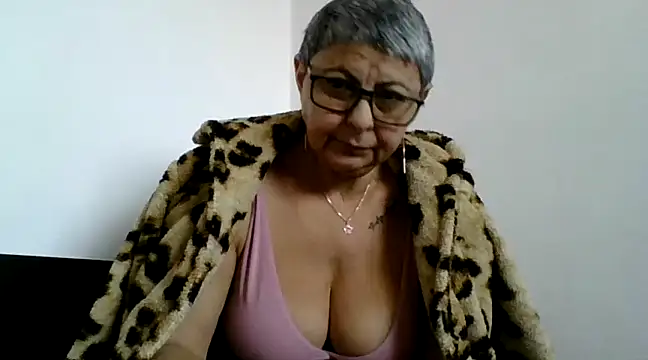 roseblak42 online show from February 26, 1:54 pm