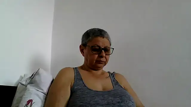 Snapshot of roseblak42 chatting on June 30, 9:42 am roseblak42 online show from June 30, 9:42 am