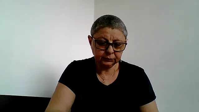 roseblak42 online show from April 12, 9:34 am