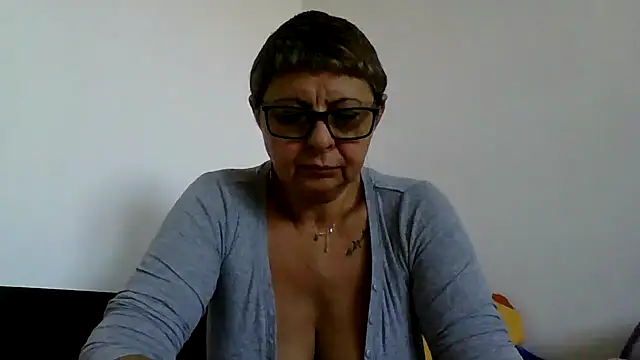 roseblak42 online show from October 23, 1:43 pm