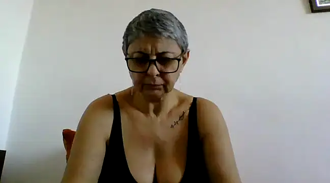 roseblak42 online show from March 8, 11:27 am