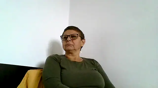roseblak42 online show from October 7, 12:28 pm