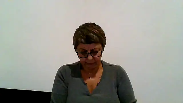 roseblak42 online show from November 5, 3:48 pm