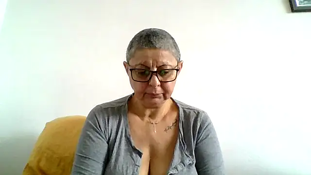 roseblak42 online show from November 20, 9:10 am