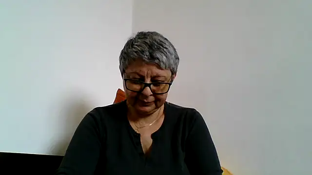 roseblak42 online show from March 19, 10:04 am