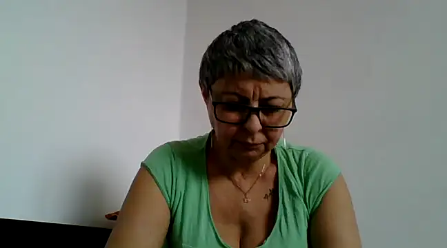 roseblak42 online show from March 18, 9:34 am
