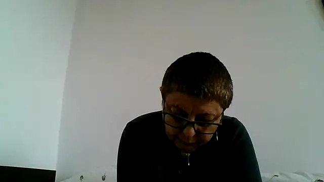 roseblak42 online show from October 2, 12:41 pm