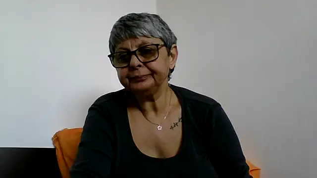 roseblak42 online show from March 25, 10:14 am