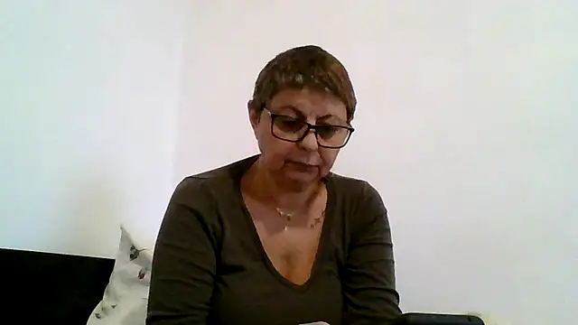 roseblak42 online show from October 13, 2:40 pm