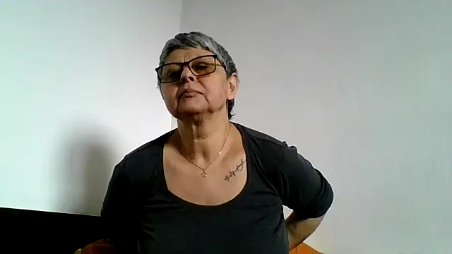 roseblak42 online show from March 21, 9:25 am