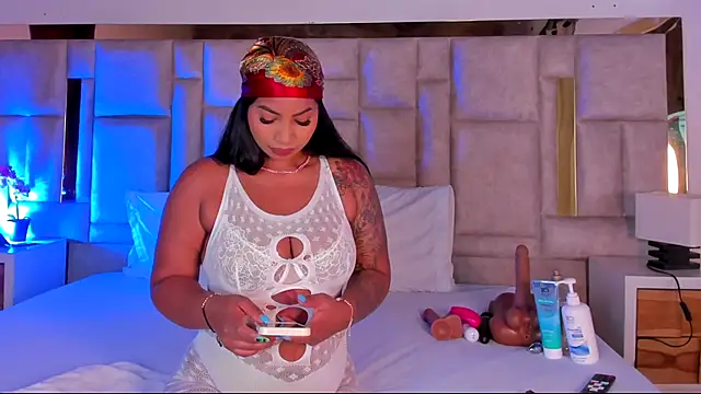 Miss Abigail  online show from November 24, 1:11 pm