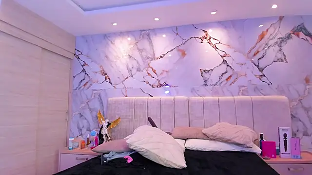 kiana cream online show from January 14, 3:04 pm