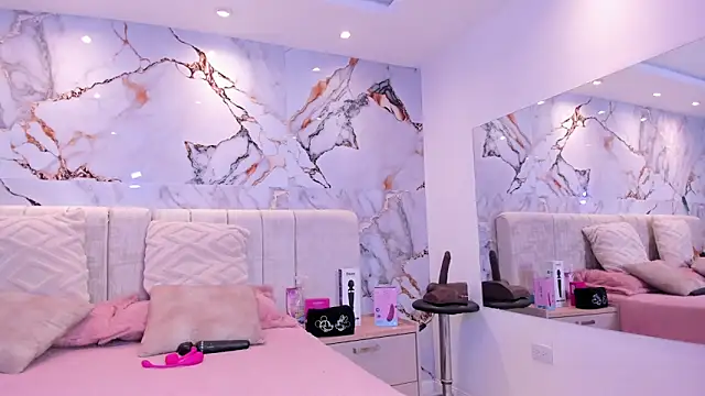 kiana cream online show from December 20, 11:46 am