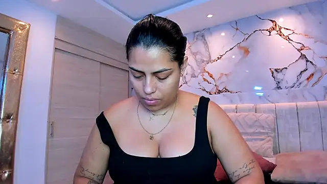 Snapshot of kiana_cream chatting on July 9, 12:37 pm kiana cream online show from July 9, 12:37 pm