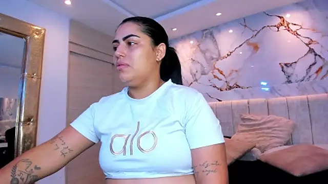 kiana cream online show from May 23, 12:26 pm