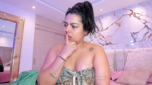 kiana cream online show from December 18, 11:47 am