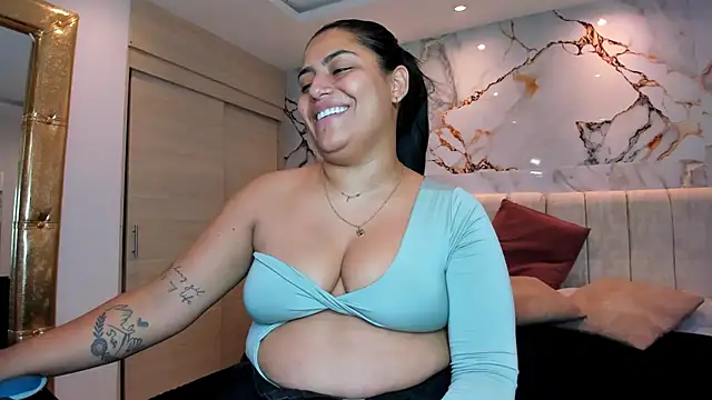 kiana cream online show from June 2, 8:09 pm