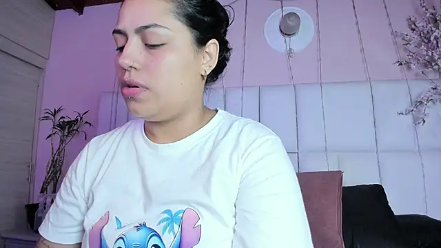 Snapshot of kiana_cream chatting on September 24, 12:22 pm kiana cream online show from September 24, 12:22 pm