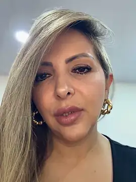 Snapshot of _Abril-Office1 chatting on November 19, 12:27 pm Abril-Office1 online show from November 19, 12:27 pm