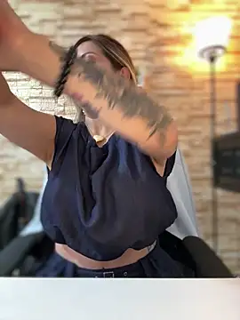  Abril-Office1 online show from February 23, 4:18 pm