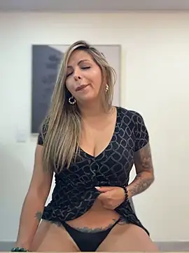 Snapshot of _Abril-Office1 chatting on November 20, 12:28 pm Abril-Office1 online show from November 20, 12:28 pm