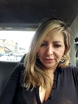 Snapshot of _Abril-Office1 chatting on March 13, 3:50 pm Abril-Office1 online show from March 13, 3:50 pm