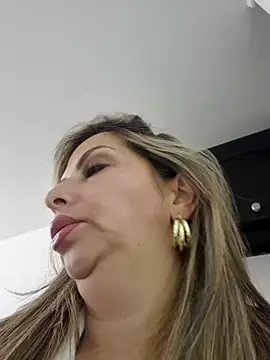  Abril-Office1 online show from February 24, 7:52 pm