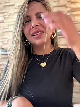 Snapshot of _Abril-Office1 chatting on October 23, 3:21 pm Abril-Office1 online show from October 23, 3:21 pm