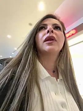 Snapshot of _Abril-Office1 chatting on January 7, 6:13 pm Abril-Office1 online show from January 7, 6:13 pm