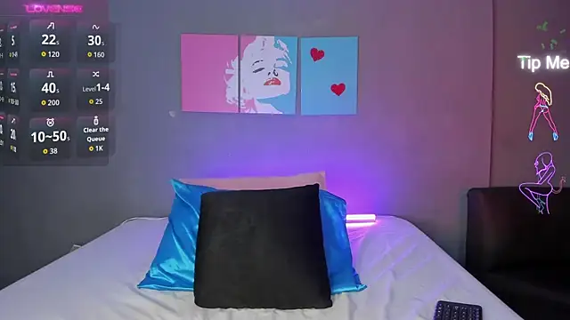 Snapshot of IsabellaSpencer chatting on October 27, 10:11 pm IsabellaSpencer online show from October 27, 10:11 pm