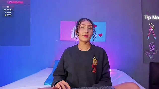 Snapshot of IsabellaSpencer chatting on November 20, 10:20 pm IsabellaSpencer online show from November 20, 10:20 pm