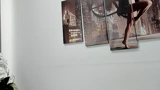 Tiny JuJu online show from March 4, 1:13 am