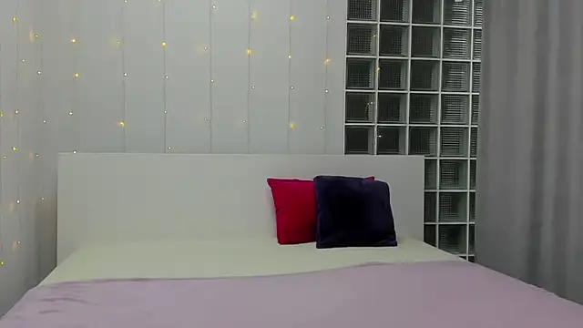 Snapshot of Tiny_JuJu chatting on September 25, 1:22 am Tiny JuJu online show from September 25, 1:22 am