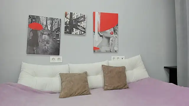 Snapshot of Tiny_JuJu chatting on November 17, 1:20 am Tiny JuJu online show from November 17, 1:20 am