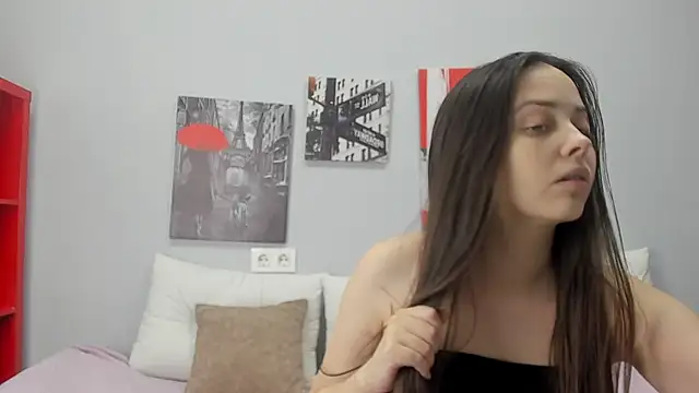 Snapshot of Tiny_JuJu chatting on November 9, 5:00 am Tiny JuJu online show from November 9, 5:00 am