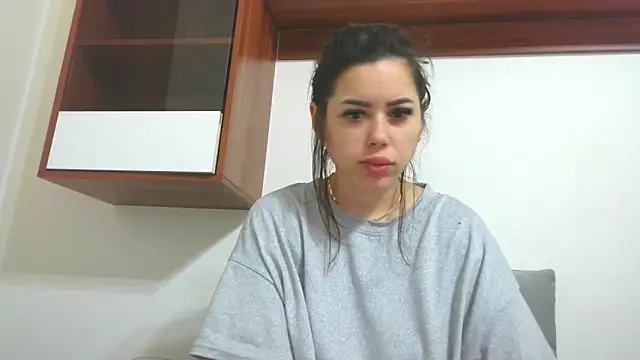 LovelyJulliette online show from March 17, 1:36 pm