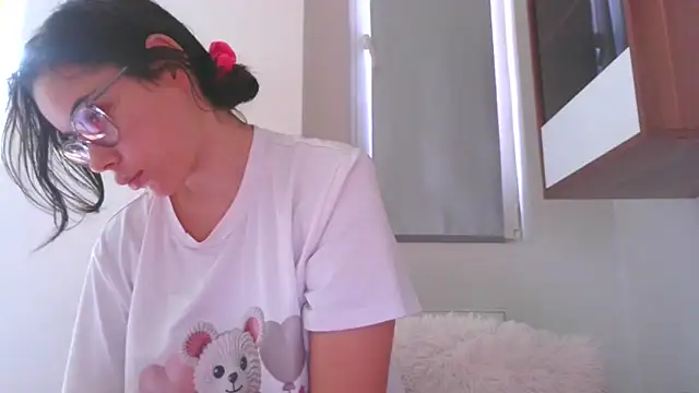 LovelyJulliette online show from October 27, 12:50 pm