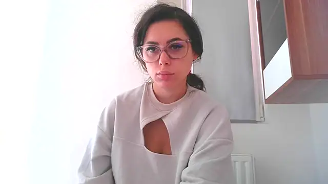 LovelyJulliette online show from October 19, 12:19 pm