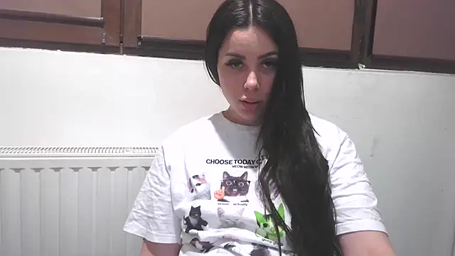 LovelyJulliette online show from April 18, 8:20 pm