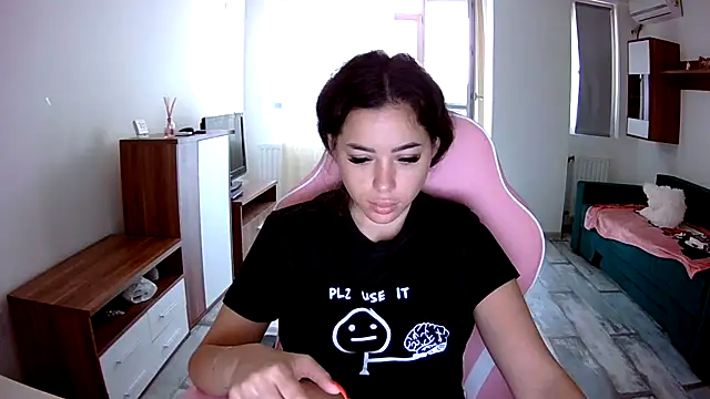 Snapshot of LovelyJulliette chatting on September 17, 12:40 pm LovelyJulliette online show from September 17, 12:40 pm