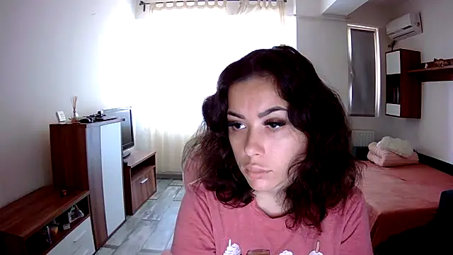 Snapshot of LovelyJulliette chatting on September 28, 10:33 am LovelyJulliette online show from September 28, 10:33 am