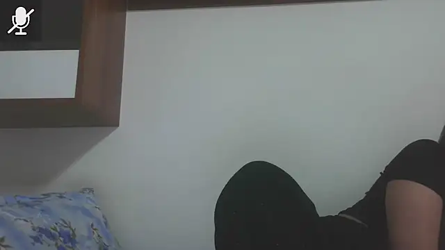 LovelyJulliette online show from May 12, 3:51 pm