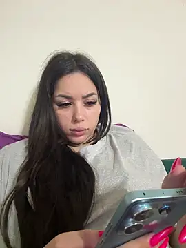 LovelyJulliette online show from April 21, 1:42 am