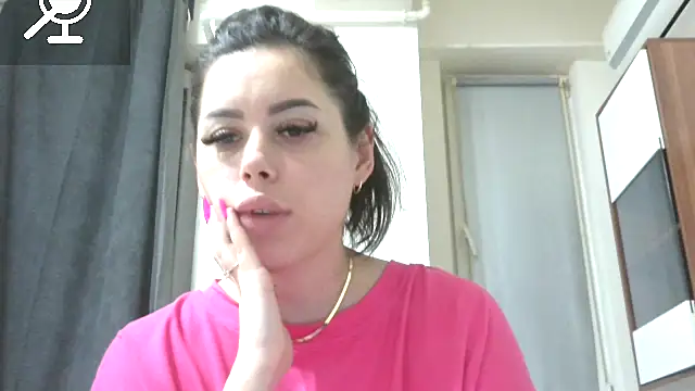 LovelyJulliette online show from March 10, 6:01 pm