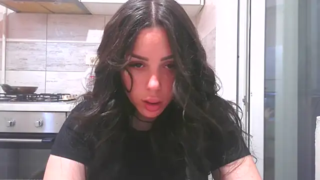 Snapshot of LovelyJulliette chatting on June 24, 3:32 pm LovelyJulliette online show from June 24, 3:32 pm