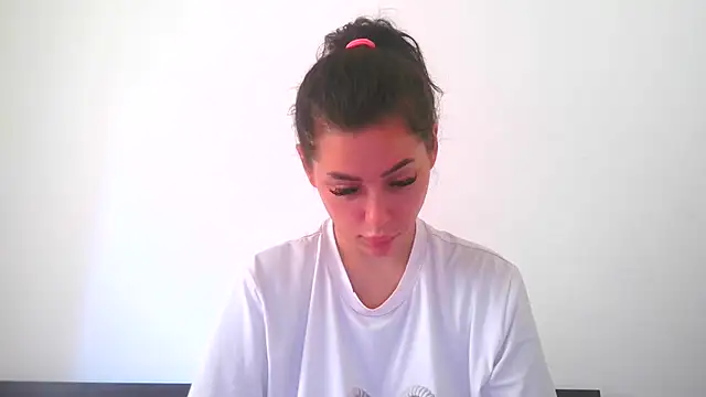 Snapshot of LovelyJulliette chatting on September 21, 1:05 pm LovelyJulliette online show from September 21, 1:05 pm